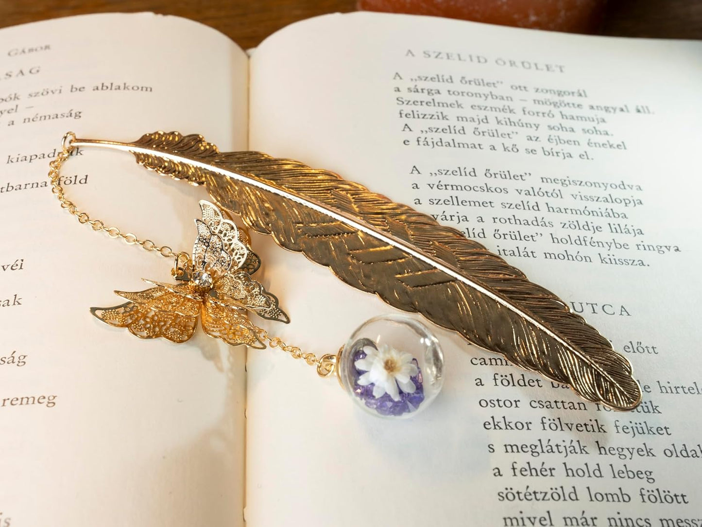 Toirxarn Metal Feather Bookmark with Butterfly Charm β Christmas Gifts for Women, Mom, Teachers, Book Lovers β Stocking Stuffers, Secret Santa, Birthday & Holiday Gift Box