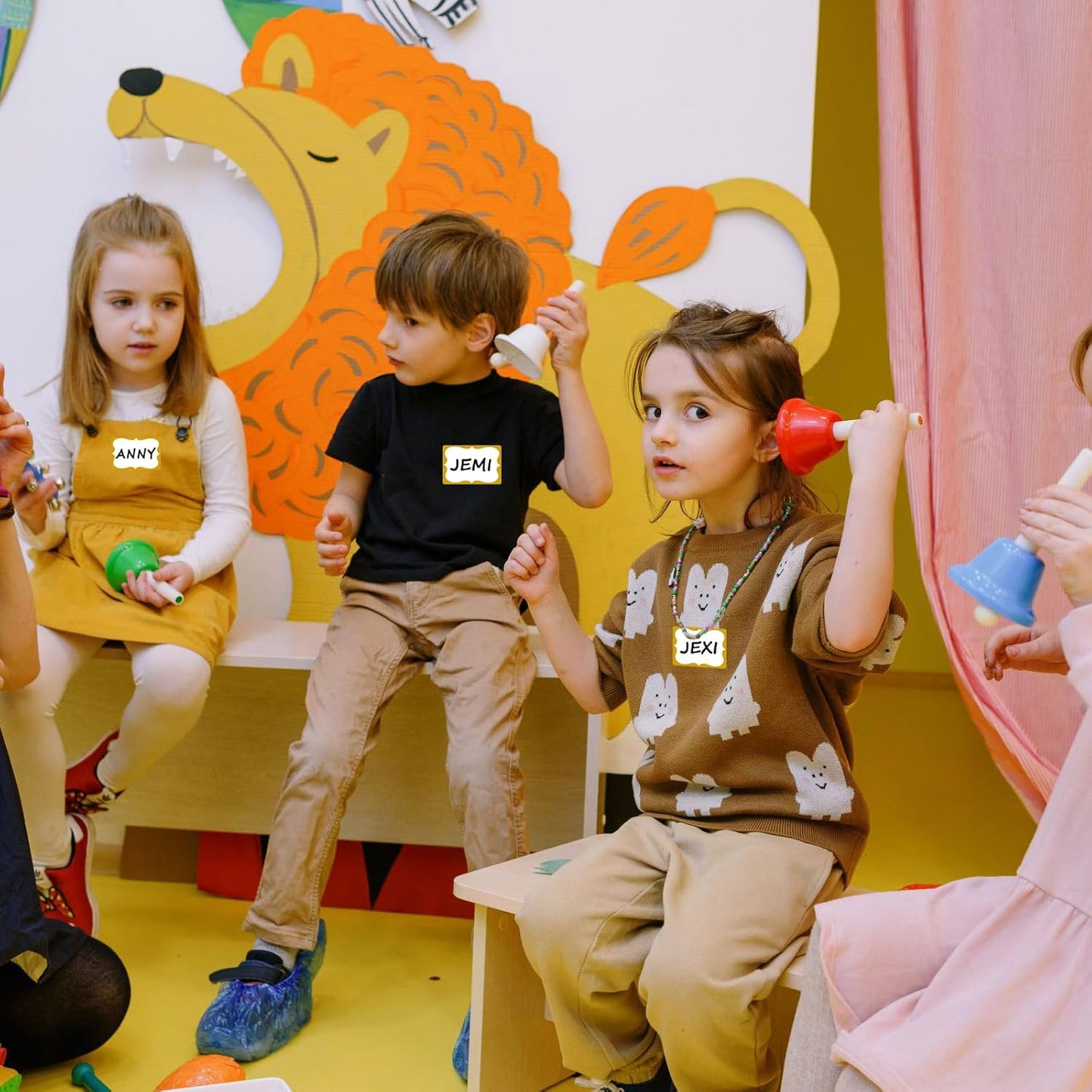 Gold Name Tags,2"x 3" Name Tag Stickers with Gold Border 200 Pcs Adhesive Name Tags Sticker Name Badges Labels for School, Office, Home, Party, Conferences, New Year