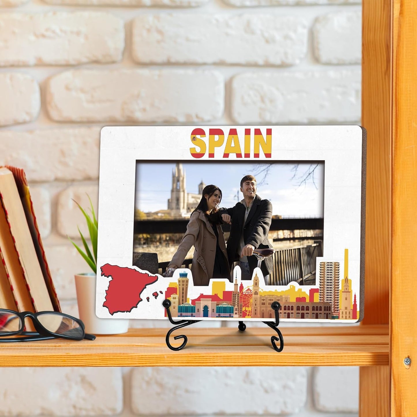 Spain Travel Picture Frame, 5 x 8 Spain Themed Wooden Photo Frame with Stand, Vacation Anniversary Honeymoon Gifts For Friend Family Couples, Home Office Desk Decorations-A08