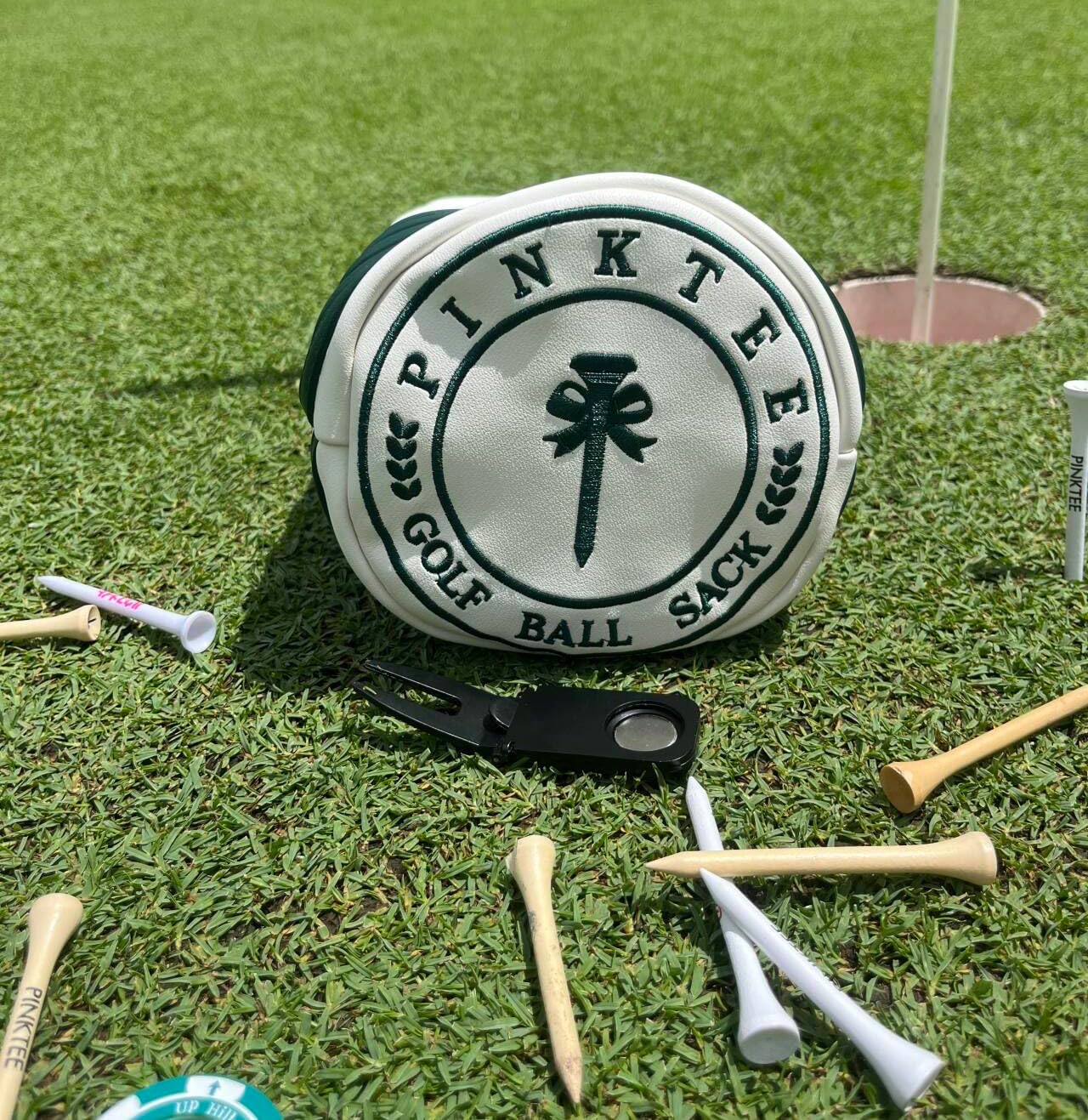 PINKTEE Golf Ball Sack Valuables Pouch Leather Bag Bucket Waist Design with Removable Magnetic Ball Marker