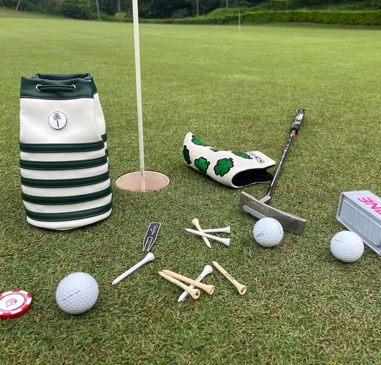 PINKTEE Golf Ball Sack Valuables Pouch Leather Bag Bucket Waist Design with Removable Magnetic Ball Marker