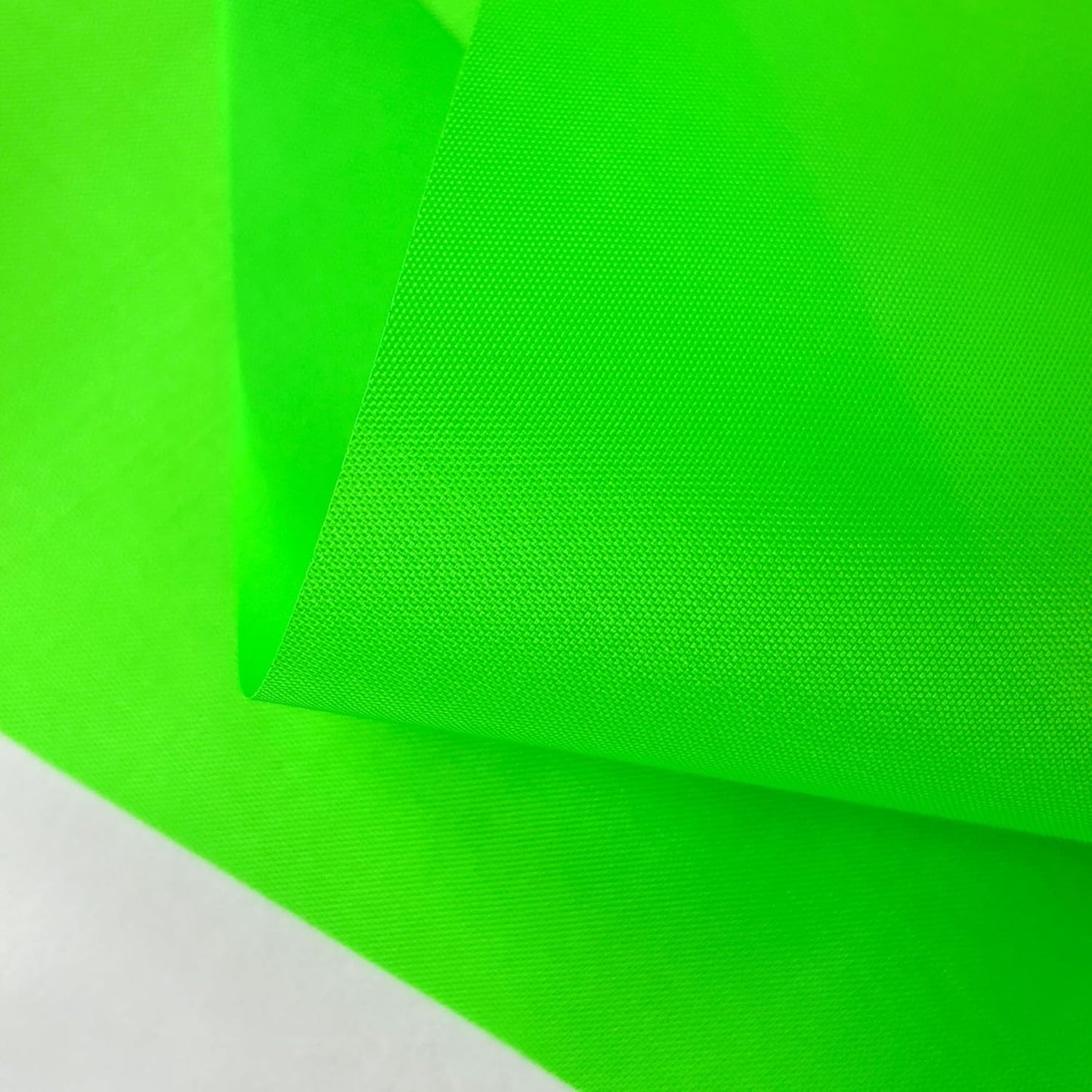 20 Pack Solid Color Green Blank Pennant Flags on Wood Stick Small Mini Plain DIY Graffiti Flags,Decorations for Parades,Grand Opening,Kids Birthday,Sports Clubs,5x8 Inch