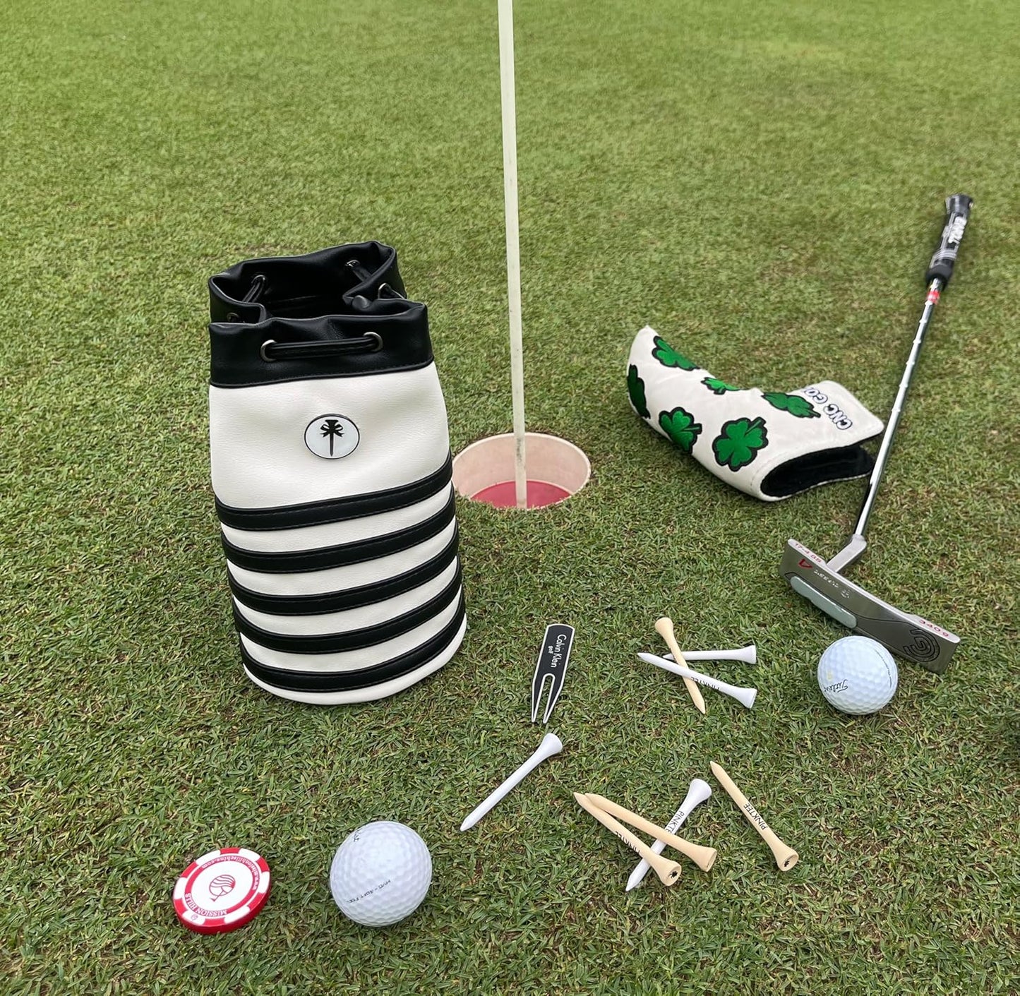 PINKTEE Golf Ball Sack Valuables Pouch Leather Bag Bucket Waist Design with Removable Magnetic Ball Marker